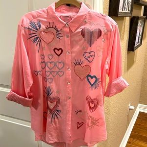 JOHNNY WAS COTTON SHIRT with embroidery. Long sleeves can be rolled up.